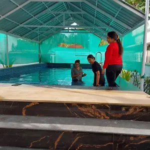 johnsons-ecohouseboat.hotels-alappuzha.com/